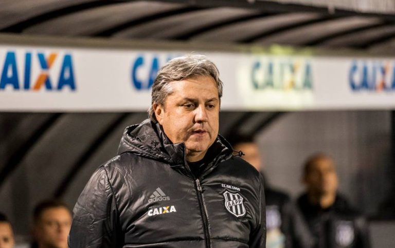 Vila Nova negocia com Gilson Kleina