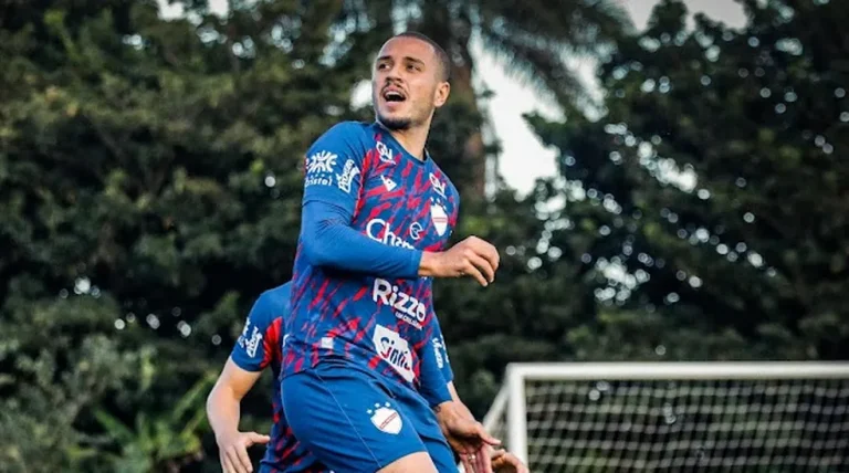 Exame confirma lesão de LCA, e Marcondes não joga mais este ano pelo Vila Nova