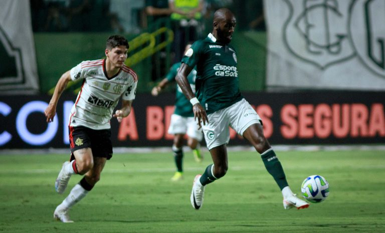 Goiás empata sem gols na Serrinha e volta a flertar com o Z4