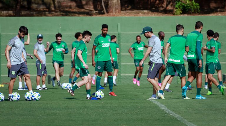 Goiás finaliza preparação para jogo contra o Internacional; confira a provável escalação