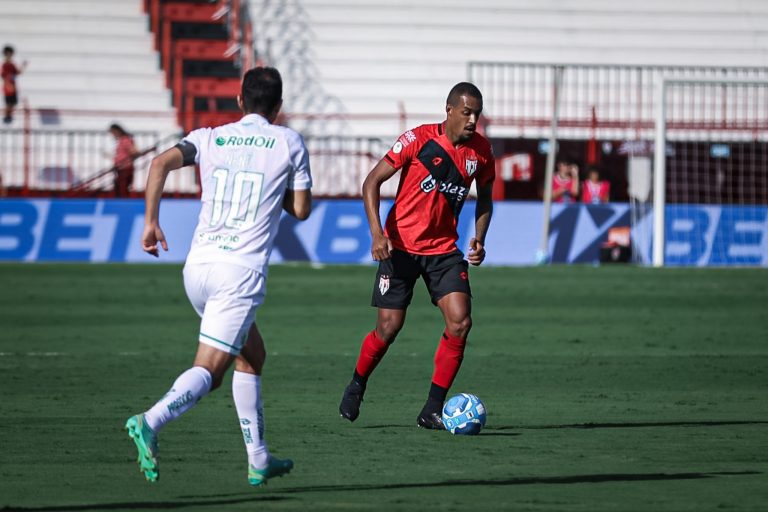 Atlético-GO vence Juventude no Accioly e mantém sequência invicta