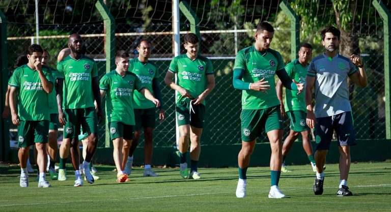 Sem vencer há cinco rodadas, Goiás aumenta risco de rebaixamento para 29,4%