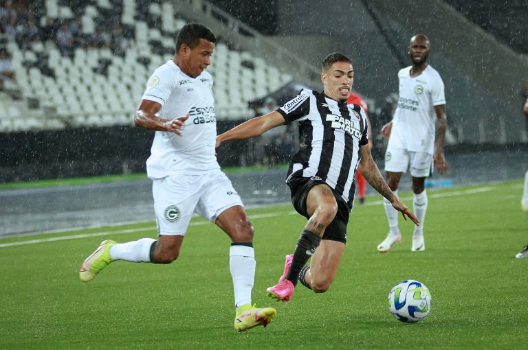 Goiás empata no Nilton Santos e termina rodada fora do Z4