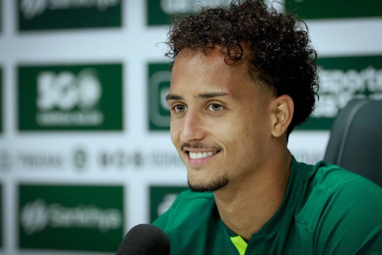 Goiás exerce direito de compra do volante Morelli