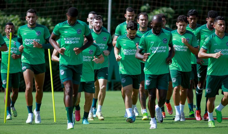 Após três derrotas seguidas, Goiás tem 99,68% de risco de cair para a Série B