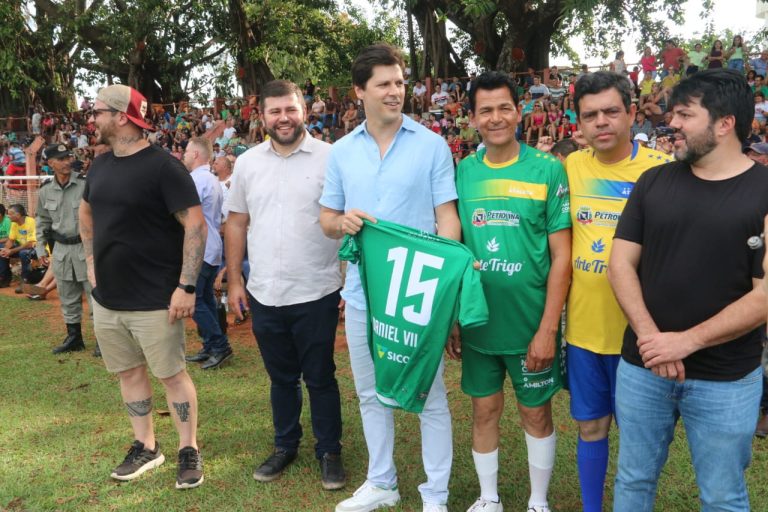 Daniel Vilela prestigia o Futebol das Estrelas, em celebração ao aniversário de Petrolina