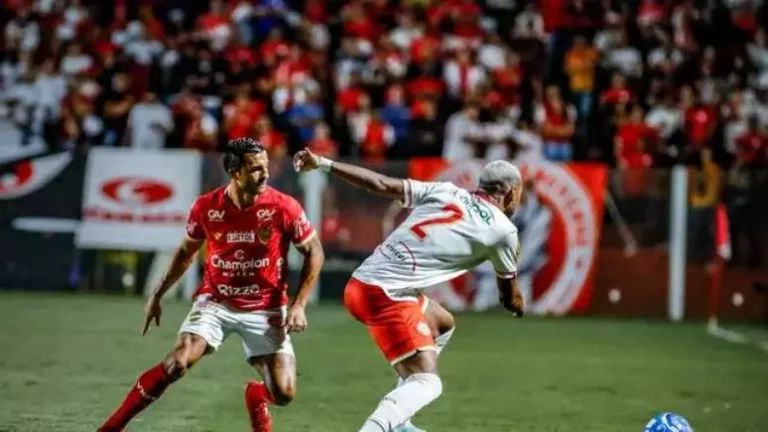 Vila Nova deve mudar as duas laterais para a decisão contra o Tombense nesta quinta-feira