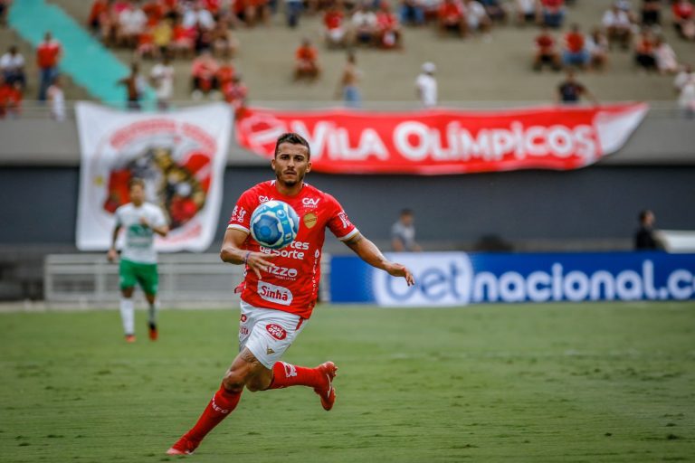 Com retornos e suspensão, Vila Nova deve ter quatro mudanças para o jogo contra o Guarani