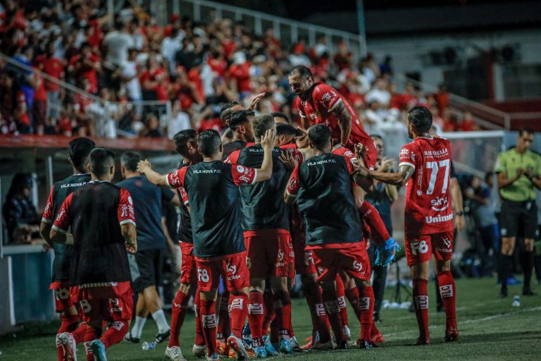 Vila Nova volta a vencer no OBA e renova fôlego na briga pelo acesso
