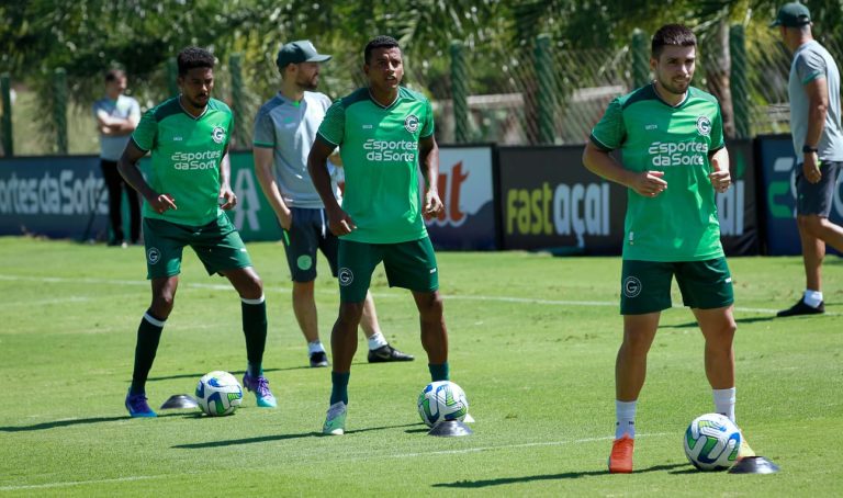 Com desfalques, Goiás enfrenta o Cuiabá neste sábado (21); confira a provável escalação
