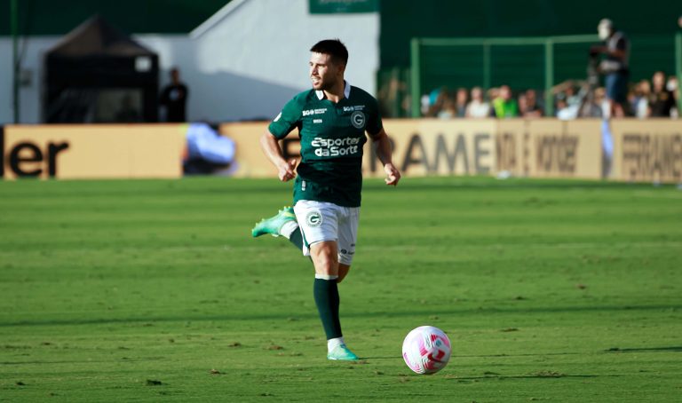 Goiás inicia negociação para compra definitiva do meia Palácios