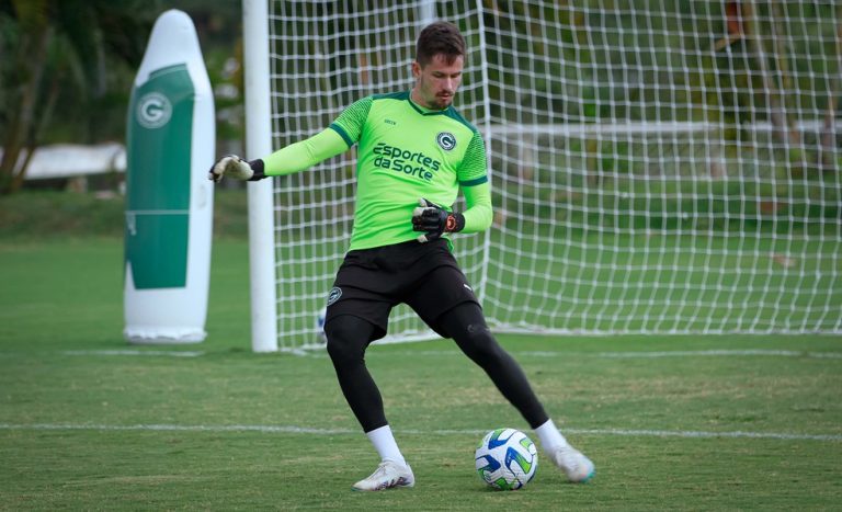 Tadeu projeta jogo contra o Santos e pede Goiás “forte mentalmente”