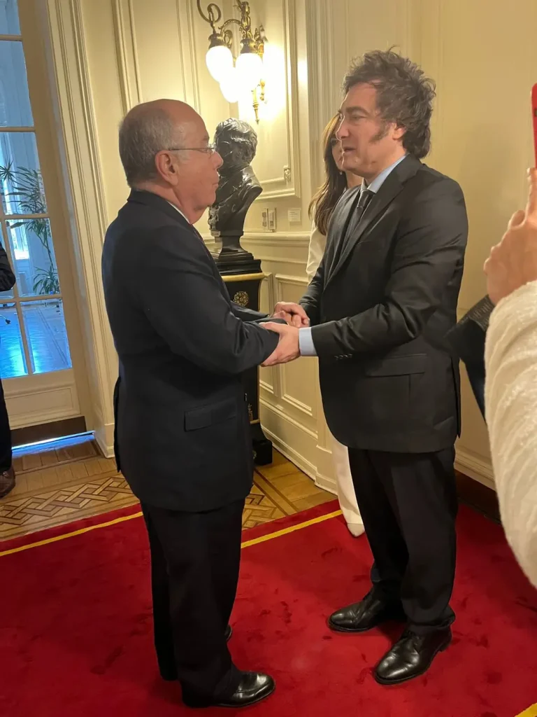 Javier Milei toma posse como novo presidente da Argentina