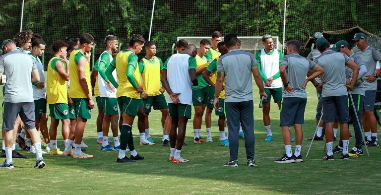 Tentando retomar a liderança do Goianão, Goiás visita o Crac nesta quarta-feira (31)
