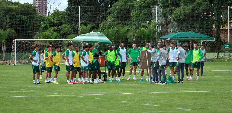 Com negociações adiantadas, Goiás pode fechar mais três contratações nesta semana 