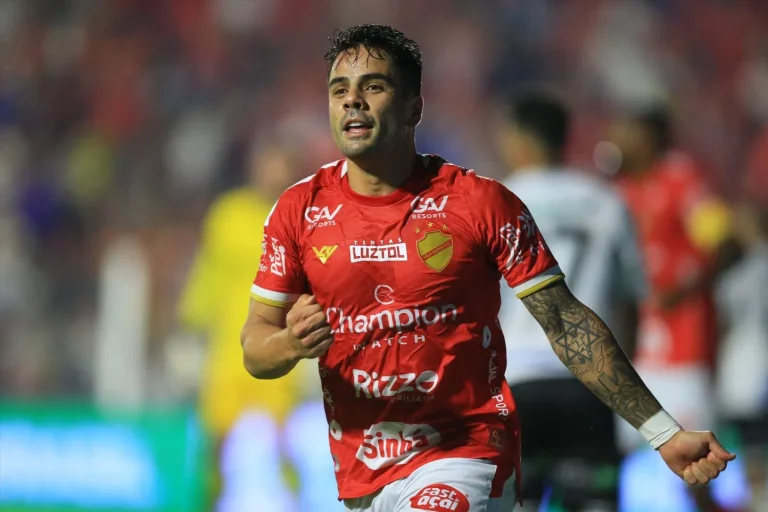 Henrique Almeida busca seu espaço, ‘’Estou muito disposto a ajudar o Vila Nova’’