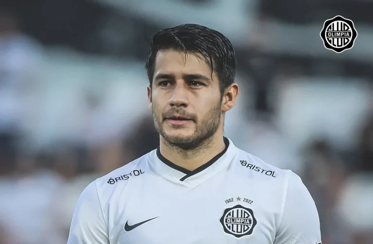 Goiás anuncia a contratação do meia Iván Torres