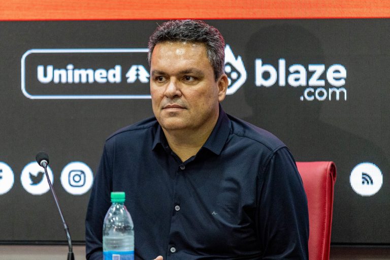 Adson Batista em coletiva