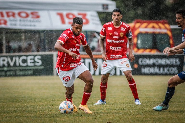 Vila Nova deve ter até quatro mudanças para o jogo contra o Morrinhos
