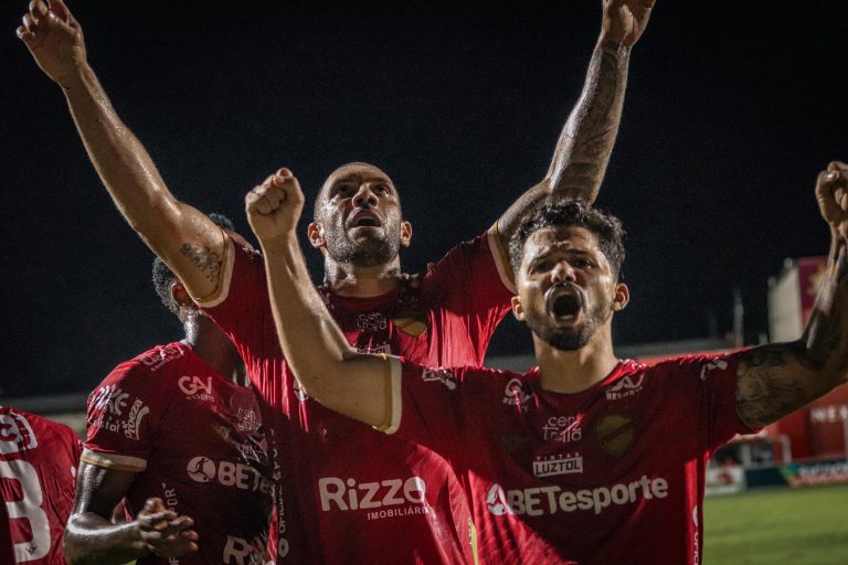 Com sete retornos e dúvida no gol, Vila Nova tem 1ª semana livre até o jogo do mata-mata