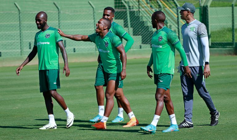 Após eliminação precoce no Campeonato Goiano, o Goiás, entra com força máxima na Copa Verde e conquistar o Bicampeonato.