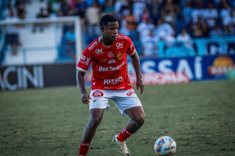 Vila Nova ganha volta de Naninho e deve ir modificado para a decisão contra o Atlético