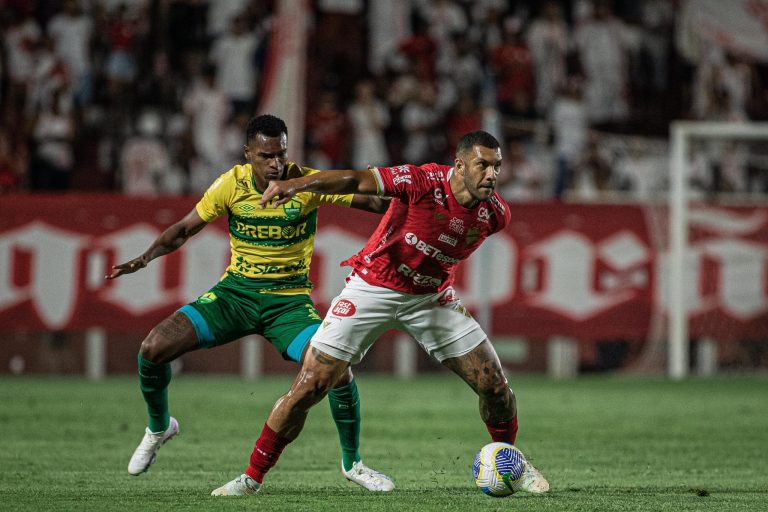 Vila Nova terá mais de um time de desfalques para a decisão contra o Cuiabá