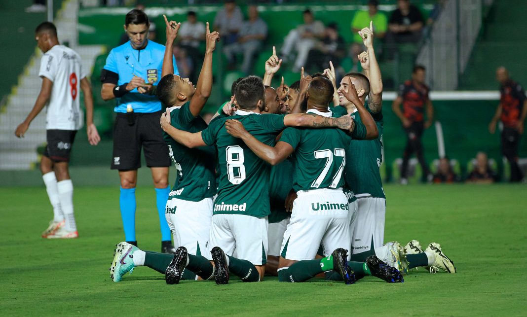 Goiás encerra a primeira parte da Série B do Brasileirão em Novo Horizonte (SP), time está na 7ª colocação da Série B.