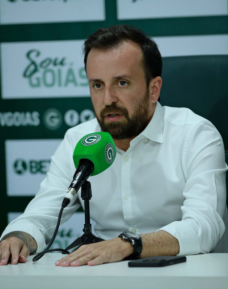 Apresentação do ate então no diretor de futebol, Lucas Andrino.