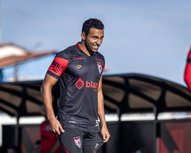 Pedro Henrique treinando no CT do Dragão