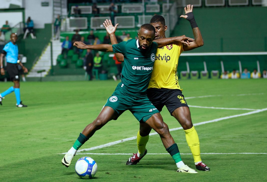 Goiás conquistou grande vitória na última sexta, 31, ao vencer o Sport por 3 a 0.