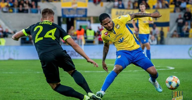 Vila Nova acerta contratação de lateral esquerdo que disputou a última Copa América nos Estados Unidos