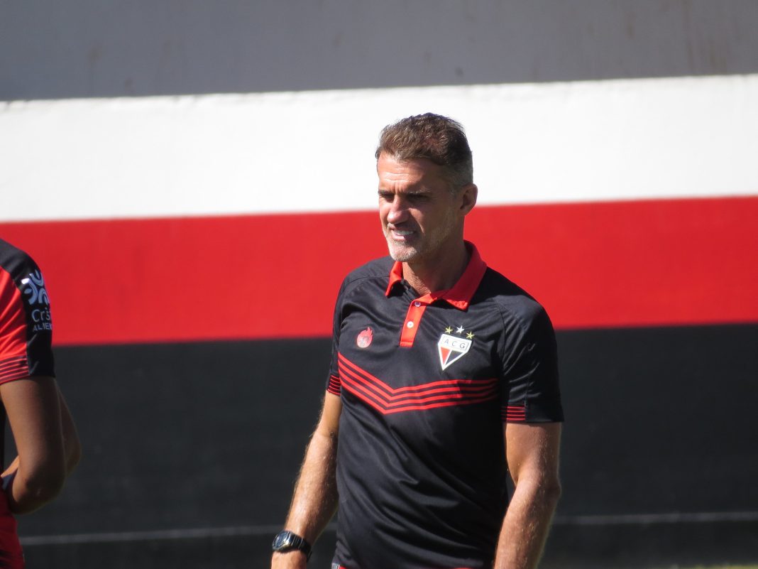 Vagner Mancini durante primeira passagem no Atlético Goianiense