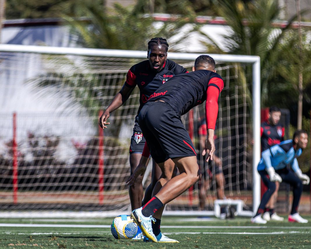 Jan Hurtado treinando no CT do Dragão