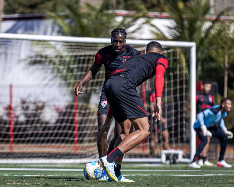 Jan Hurtado treinando no CT do Dragão