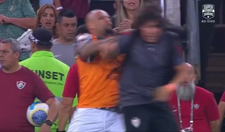 Felipe Melo agredindo Alvaro de Castro