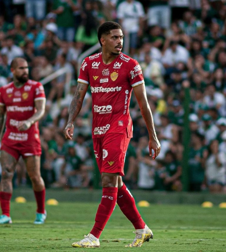 Vila Nova deve reaproveitar o zagueiro Ruan Santos como opção no elenco até o fim do seu contrato