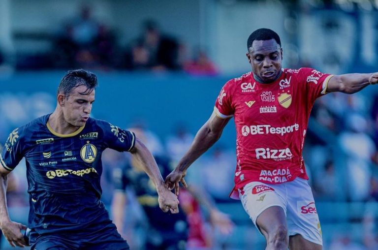 Vila Nova acerta com zagueiro que estava na Aparecidense e chega a oito reforços para a Série B