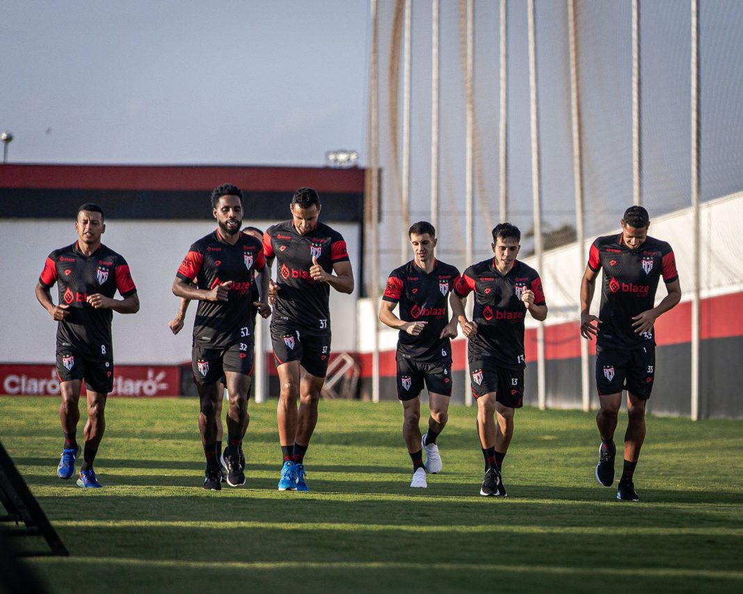 O dragão se reapresentou para a primeira de duas atividades que acontecem em Goiânia, antes do embarque para São Paulo.