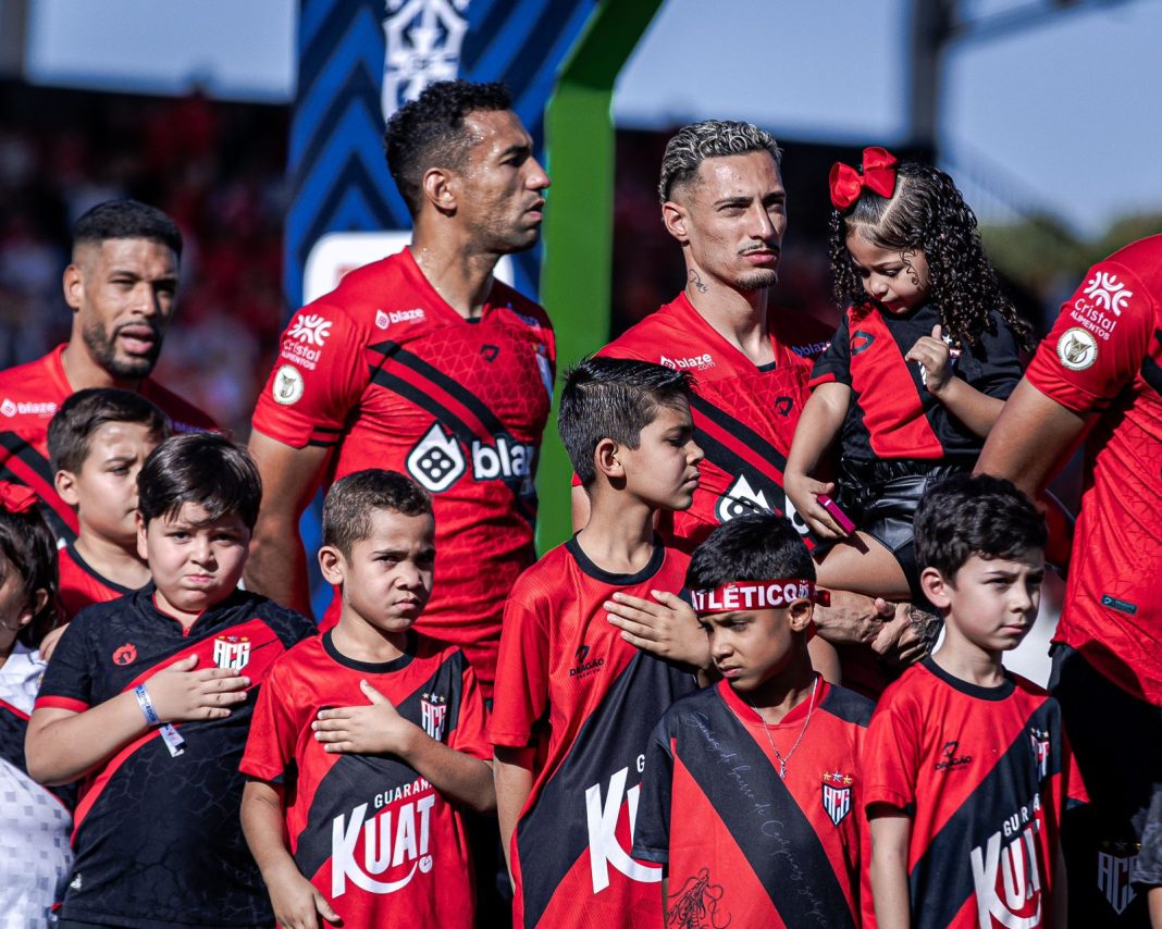 Jogadores desfalcam o Atlético Goianiense para a partida contra o Juventude.