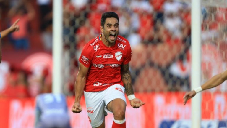 Vila Nova deve ter no mínimo duas alterações no jogo decisivo contra a Chapecoense