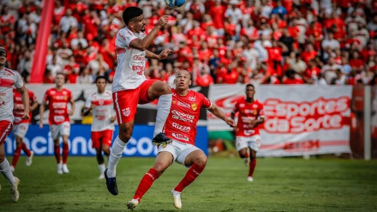 Vila Nova recebe o CRB e defende invencibilidade de 1 ano sem derrota no OBA