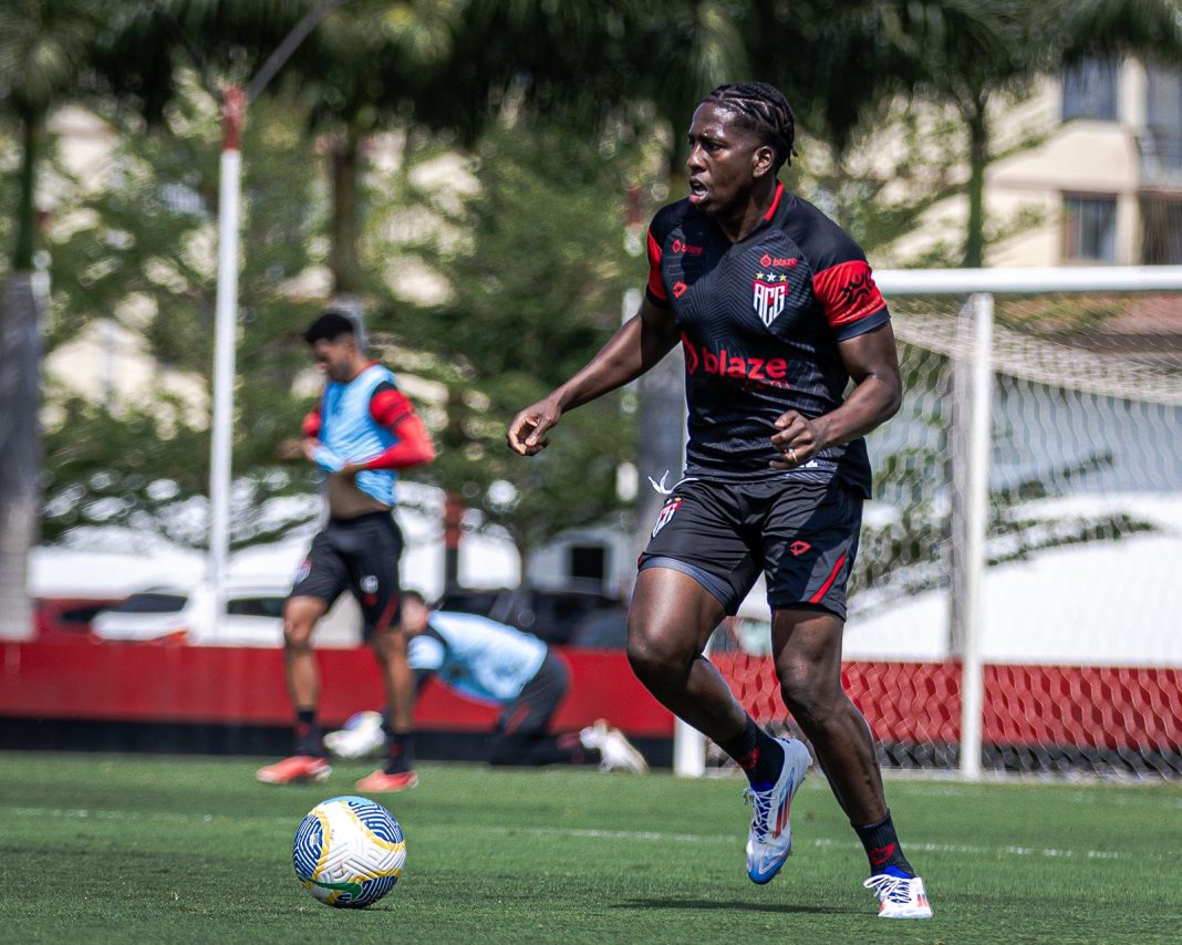 O Atlético Goianiense intensifica sua preparação para o duelo contra o Corinthians, marcado para sábado na Neo Química Arena. O técnico Umberto Louzer deve promover mudanças no time titular, incluindo os retornos de Luiz Felipe e Gonzalo Freitas, além do retorno de Jan Hurtado.