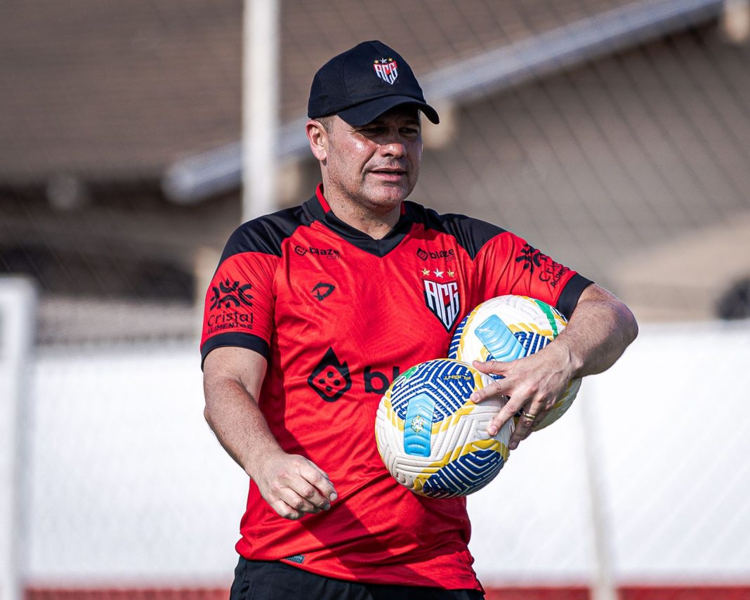 Atlético se prepara para mais um confronto direto, desta vez contra o Fluminense no Acciolly.