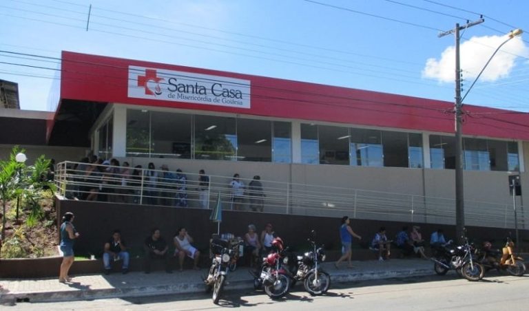 Médicos da Santa Casa de Misericórdia de Goiânia suspendem atividades