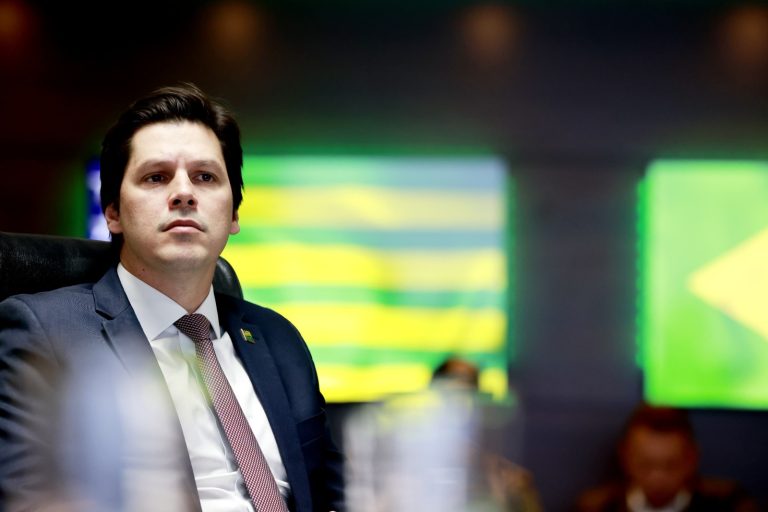 Daniel Vilela se reúne com prefeitos para discutir enfrentamento às enchentes