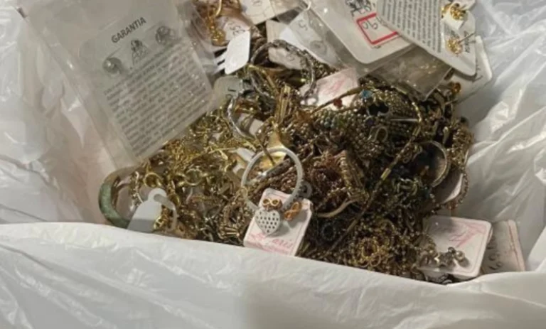 Homem furta joias avaliadas em R$ 160 mil em Goiás