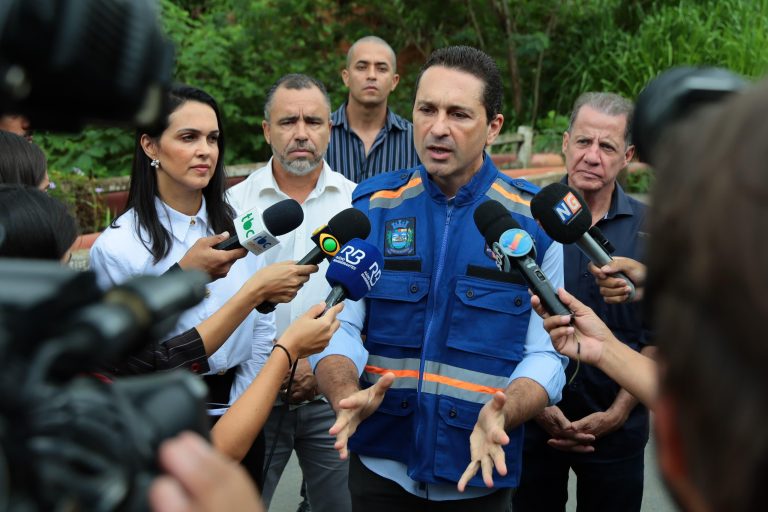 Vilela prioriza limpeza de Aparecida e pede apoio à população