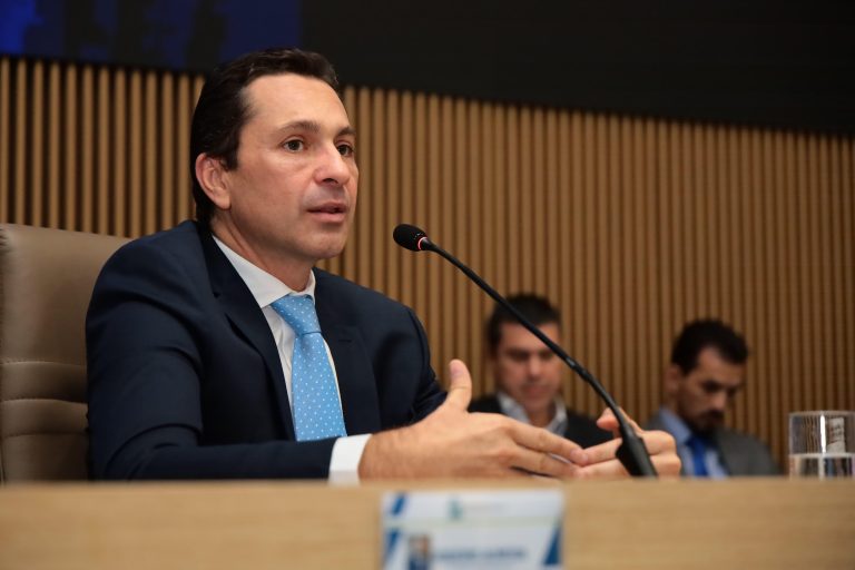 Em visita à Câmara, Vilela garante integração total com os vereadores
