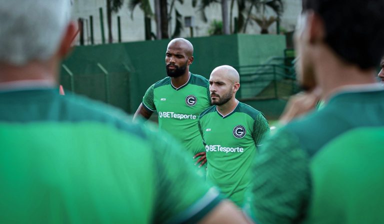 Weslley Sousa critica jogador por não cumprimentar torcida: “tá devendo”